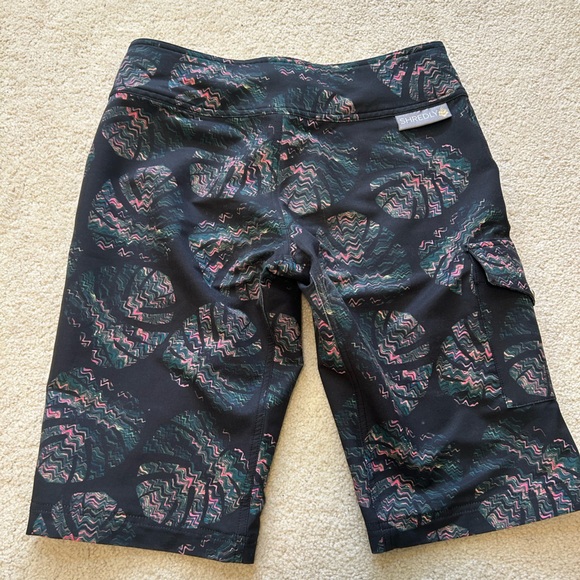 Shredly Women's Mountain Bike Shorts 14” - Picture 2 of 5